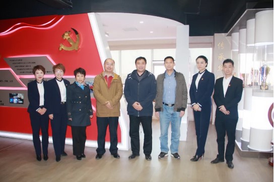 直奔一線 上下聯(lián)動 問需幫扶——市商務(wù)局、春華街黨工委領(lǐng)導(dǎo)走訪問需永誠世佳